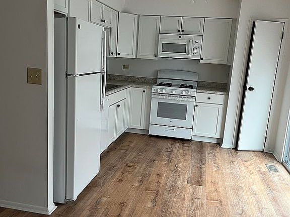 2nd image of 4162 Brentwood Ln