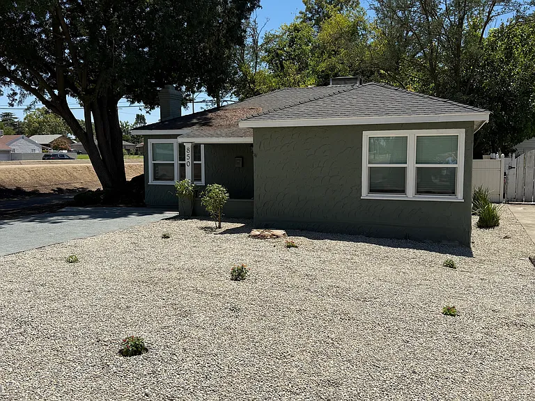 850 E Garland Ave — Photo 2