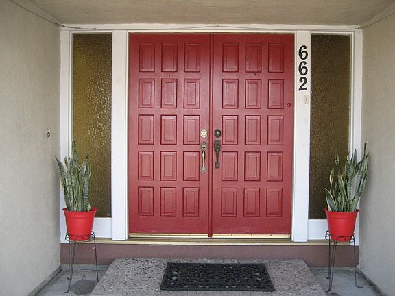 5th image of 662 Chatsworth Pl