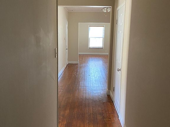 4th image of 294 Richmond Ave