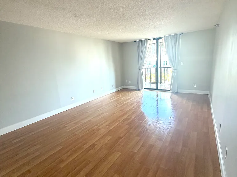 201 W Laurel St #708 — Photo 7