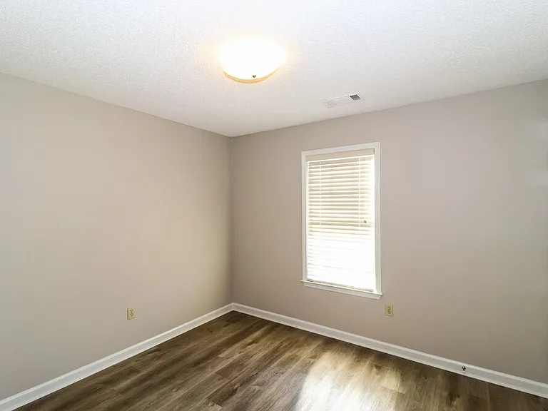 784 Breeze Way — Photo 13