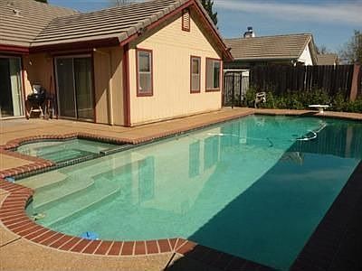4th image of 332 Brierwood Way