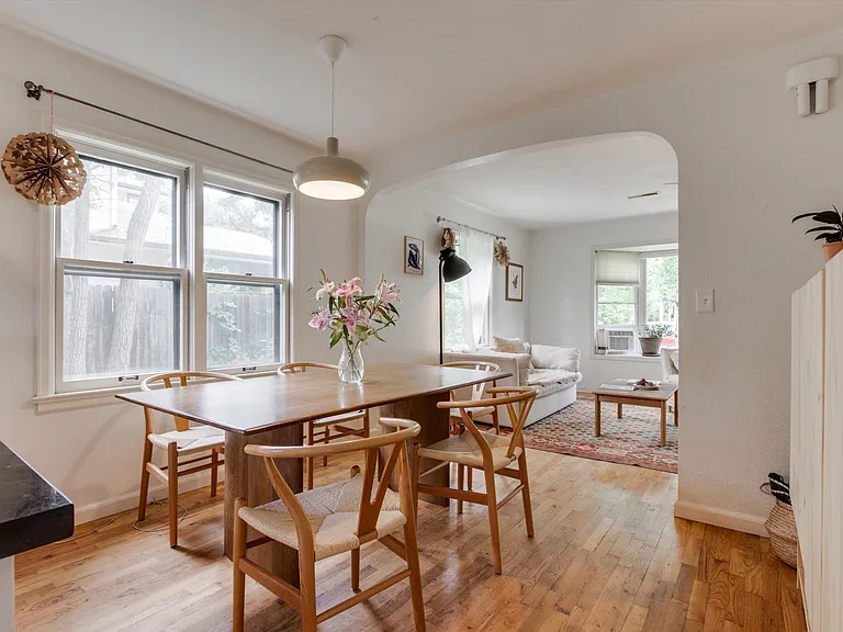 810 Hawthorn Ave — Photo 7