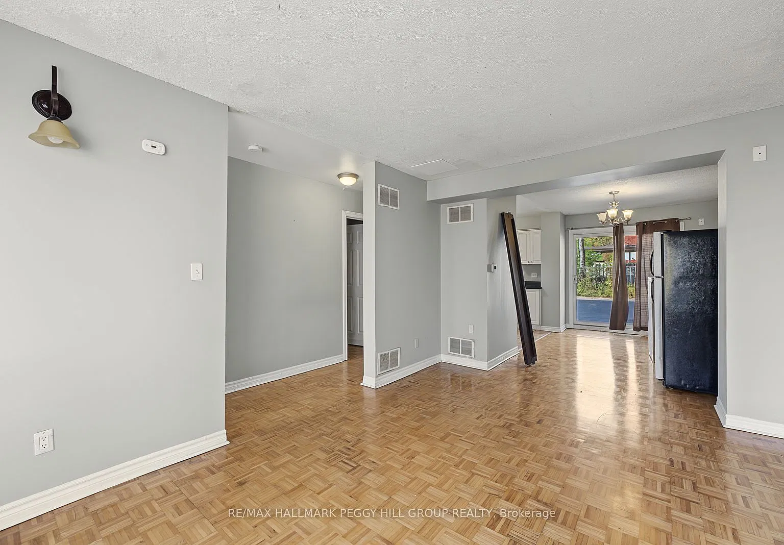 3 bed, $2,200 — Photo 4