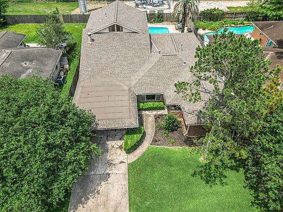3rd image of 6218 Wynnwood Ln