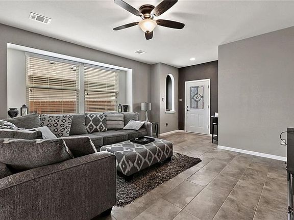 4th image of 353 S Brook Dr