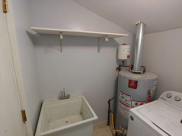 100 Westview Dr — Photo 10