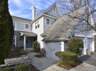 13 Westfield Ln, White Plains, NY 10605