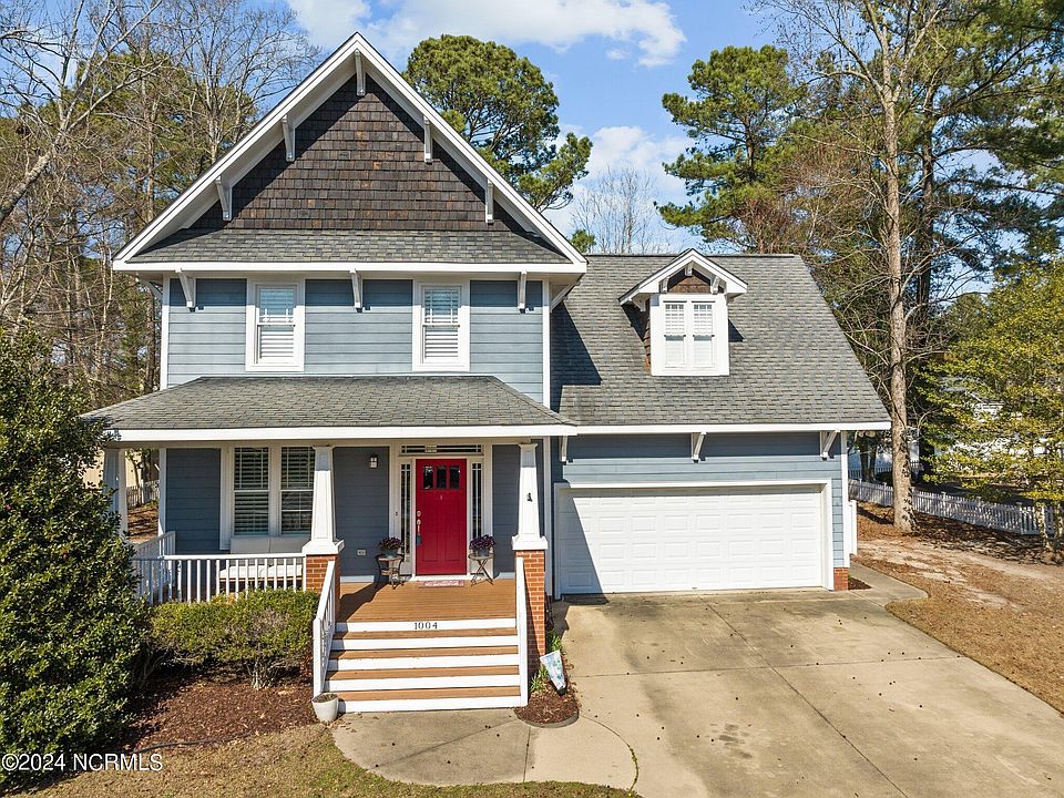 1st image of 1004 Trinity Drive