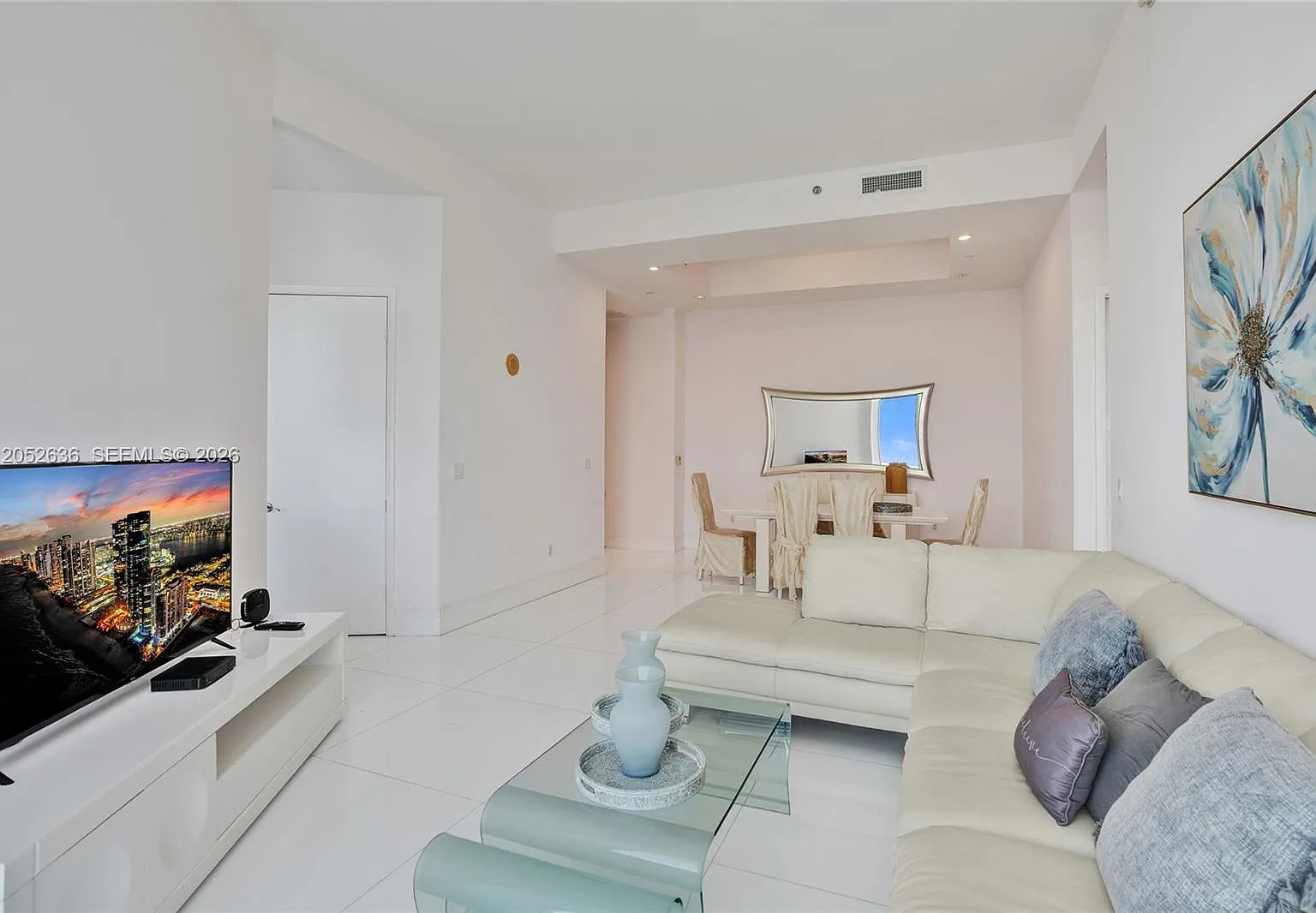 Tdr Tower I Condo — Photo 2