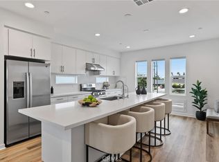 536 Caleigh Ln, Costa Mesa, CA 92627