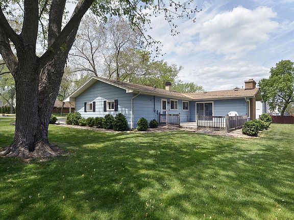 3rd image of 1039 N Deer Ave