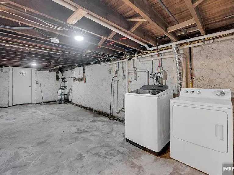 229 Columbia Ave #2 — Photo 16