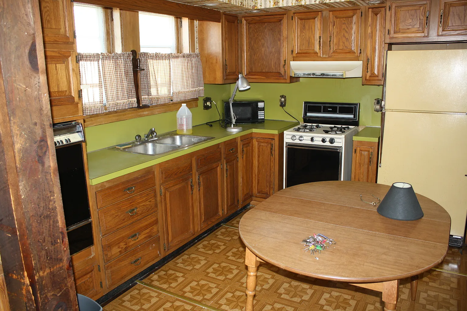 140 Central Ave photo 1