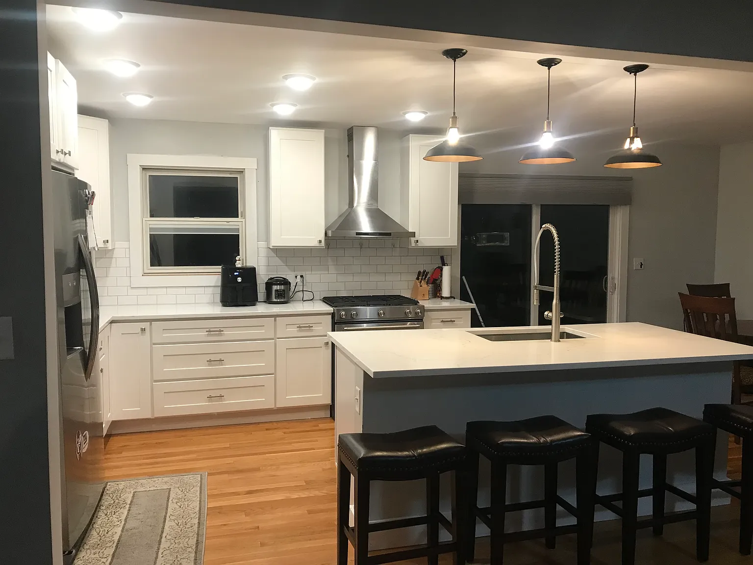 3 bed, 1796 sqft, $3,500 — Photo 2