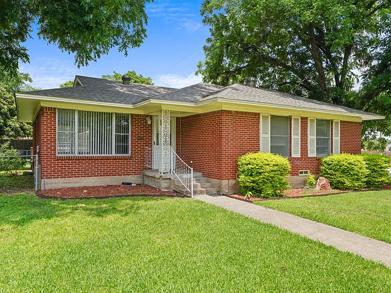 2829 Tolosa Dr — Photo 11