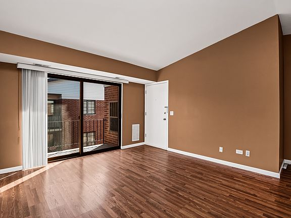 5th image of 8426 W Catalpa Ave Unit 303