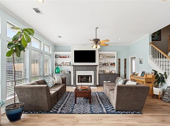 3rd image of 140 Cherry Creek Dr