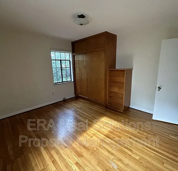 249 Loraine Ave #4 — Photo 2