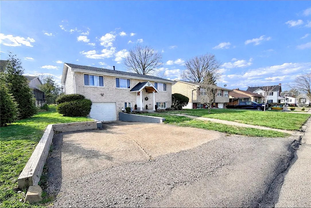 93 Virginia Ave photo 1