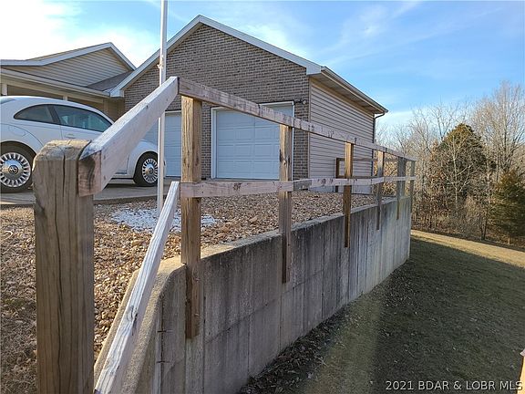 5th image of 115 English Grove St