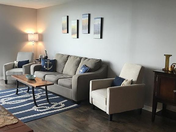 5th image of 1660 N Prospect Ave Unit 2106
