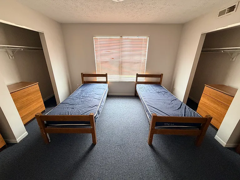 978 Irving Ave #21 — Photo 9