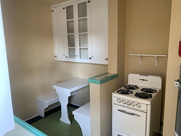 4th image of 4617 Eagle Rock Blvd