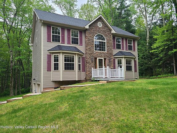 2nd image of 16 Oxford Drive