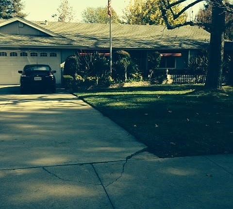 3rd image of 2062 N Euclid Ave