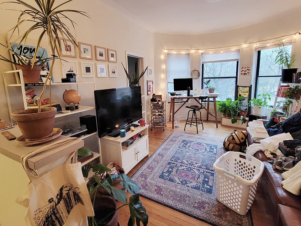 923 W Waveland #2D