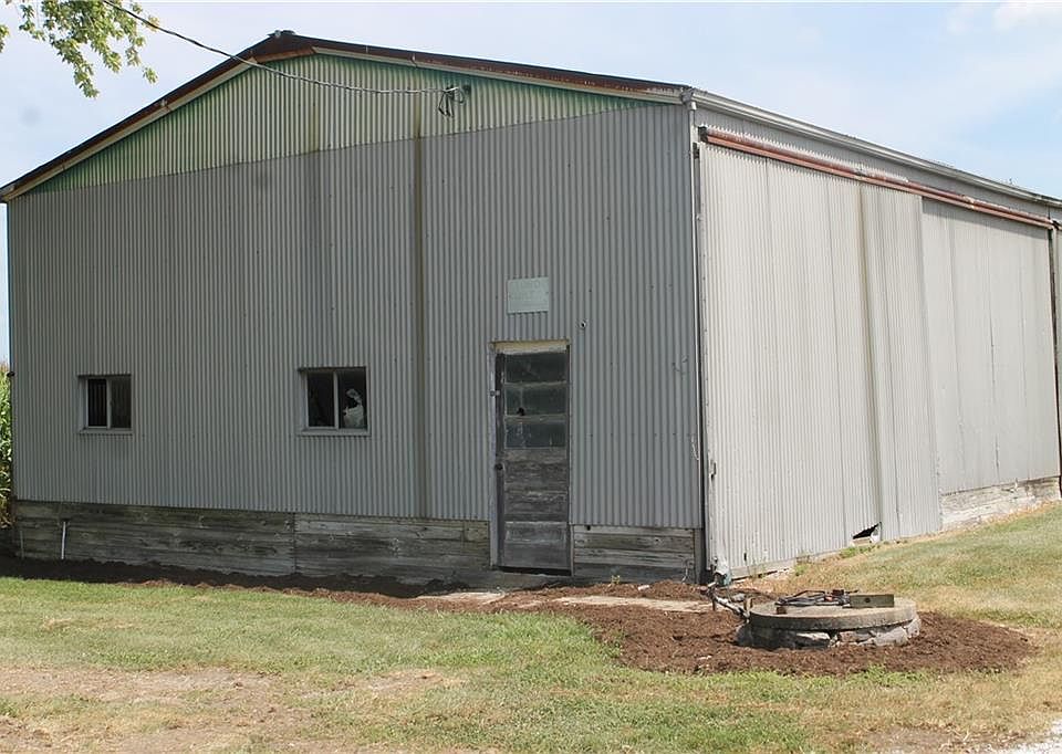 2nd image of 13733 E 750th Rd
