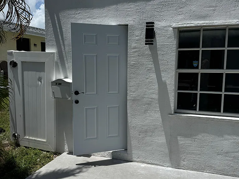 2415 Garfield St — Photo 2
