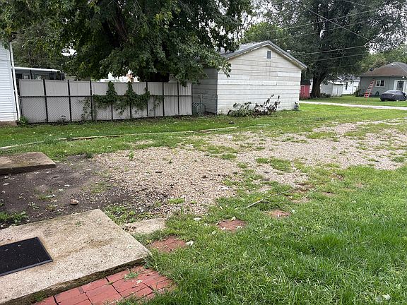 2nd image of 711 5th St
