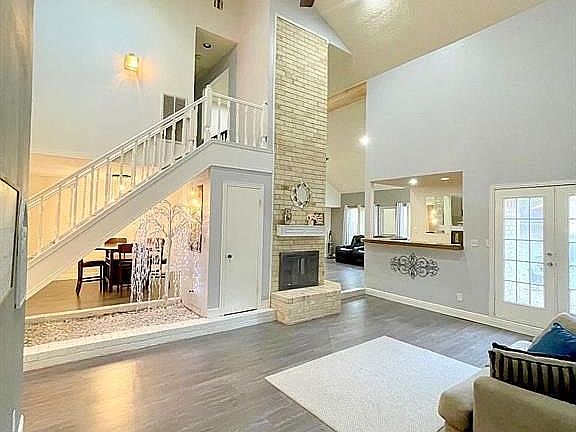 4th image of 10538 Laneview Dr