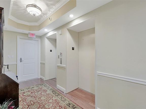 5th image of 2104 W 1st St APT 702