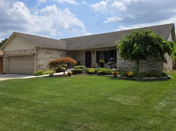 43164 Hillcrest Dr, Sterling Heights, MI 48313