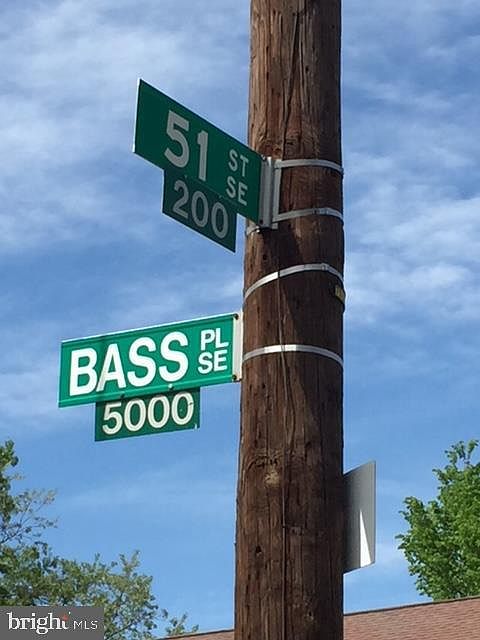 2nd image of 221 51st St SE
