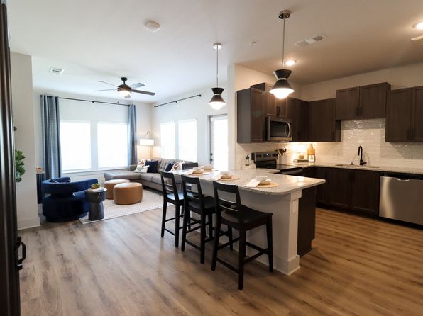 300 Highway 81 W #3306