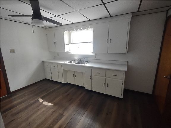 5th image of 516 Division Ave