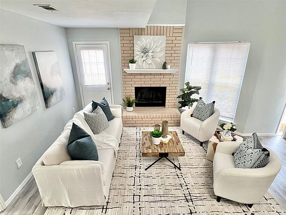 3rd image of 116 Main Pl