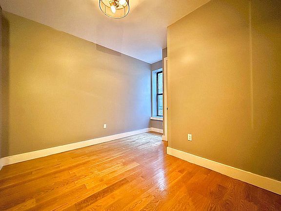 4th image of 273 Halsey St APT 3