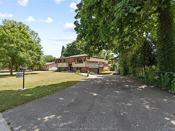 5th image of 1517 Sprucewood Ave