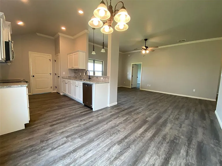 6901 Inverness St — Photo 18