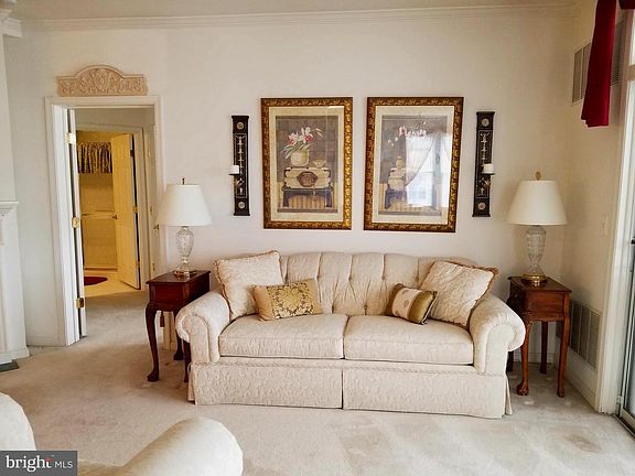 4th image of 1302 Scottsdale Dr Unit N