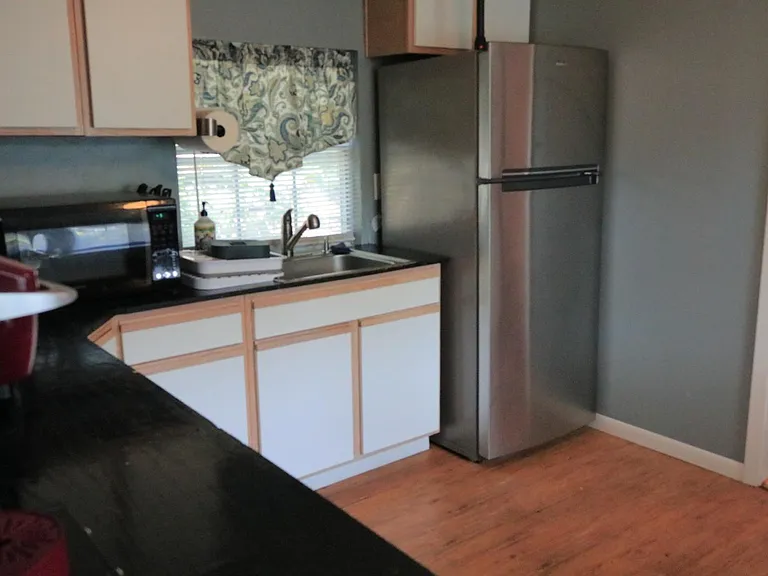 4220 Grim Ave — Photo 8