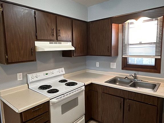 2nd image of 447 S 26th St #451