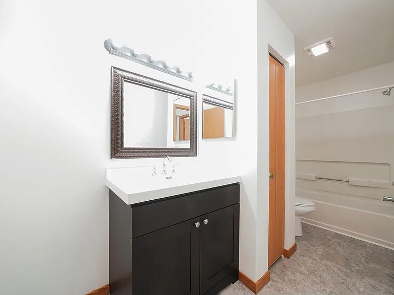 513 East Ave — Photo 7