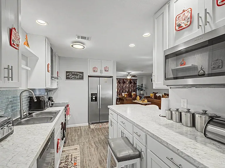 5706 Ventura Ln — Photo 13